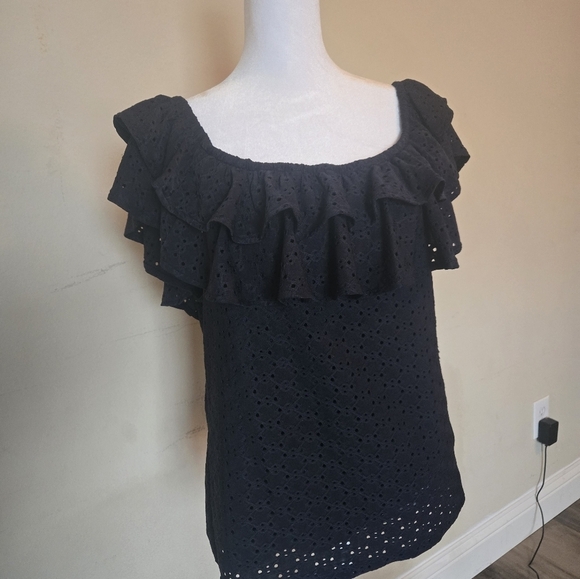 Tommy Hilfiger Women's Black off shoulder Ruffle Eyelet Top - Picture 4 of 7